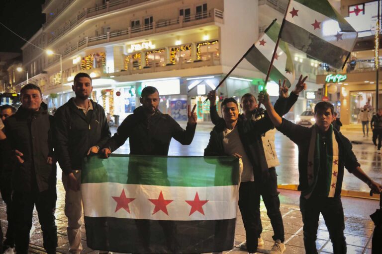 Χανιά: Σύροι γιορτάζουν την πρώτη επέτειο από την πτώση του Άσαντ | Φωτός