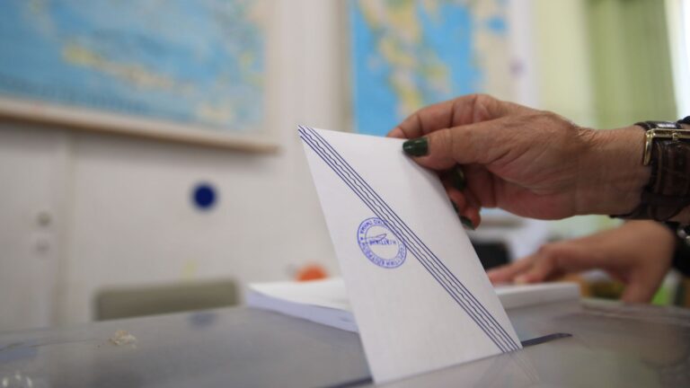 Δημοσκόπηση GPO: Κάτω από 24% η ΝΔ στην πρόθεση ψήφου – Συντριπτικά υπέρ των αγροτών οι πολίτες, κυρίαρχο συναίσθημα η ανασφάλεια