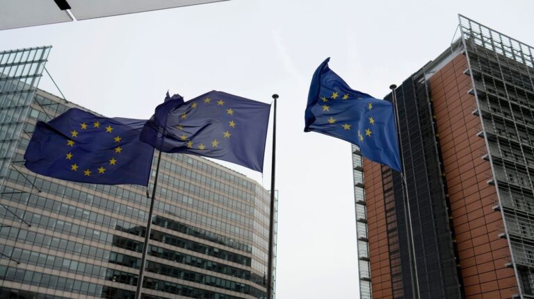 H Κομισιόν μιλά για φοροαπαλλαγές–μαμούθ σε λίγους και έλλειψη φορολογικής Δικαιοσύνης που οδηγεί σε έκρηξη χρεών