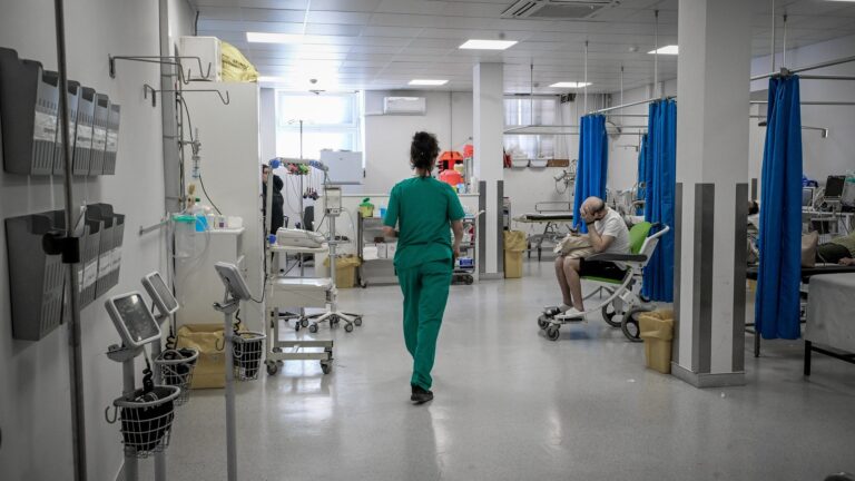 Καλπάζουν τα φέσια του Δημοσίου – Καταχρεωμένα τα νοσοκομεία σε προμηθευτές