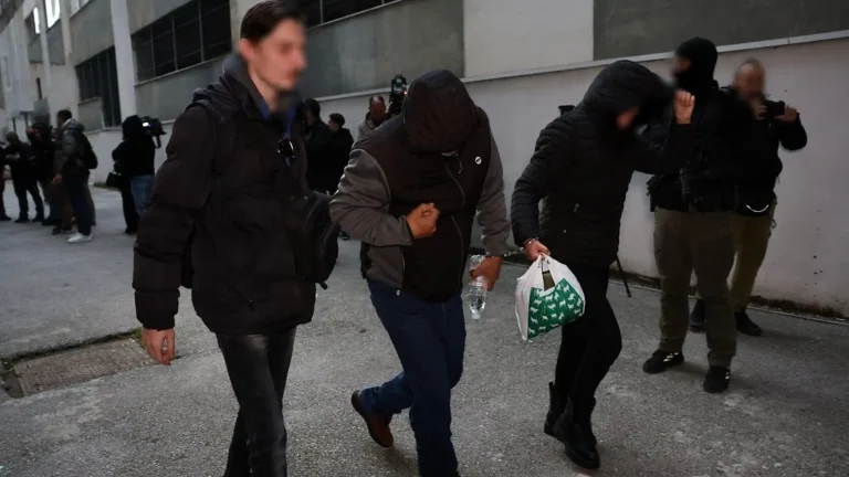 ΟΠΕΚΕΠΕ: «Στήνουν» νομικά το δρόμο για να «τσουβαλιάσουν» ως αρχηγούς εγκληματικής οργάνωσης τους ιδιοκτήτες ΚΥΔ»