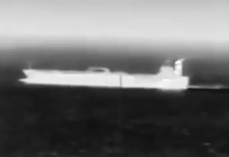 «Πολύ δύσκολο το σήμα να έρθει από την Ουκρανία χωρίς δορυφόρους»: Πώς έγινε το χτύπημα στο πετρελαιοφόρο ανοιχτά της Κρήτης