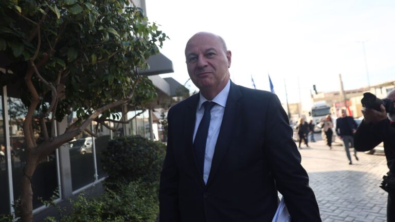 «Μας κοροϊδεύετε»: Εξαγριωμένοι οι βουλευτές ΝΔ στην ενημέρωση Τσιάρα για τους αγρότες – Μπούμερανγκ οι εισαγγελικές διώξεις