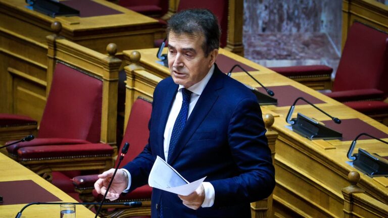 Χρυσοχοΐδης: «Έρχονται και άλλες συλλήψεις από το ελληνικό FBI για τον ΟΠΕΚΕΠΕ»