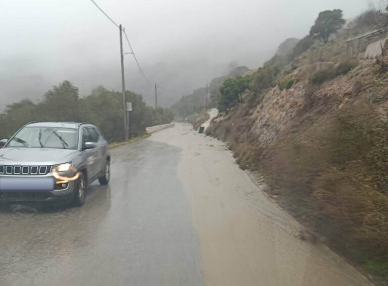 Κίσσαμος: «Ποτάμια» οι δρόμοι από την ισχυρή νεροποντή – Κατολισθήσεις και προβλήματα στο ορεινό δίκτυο