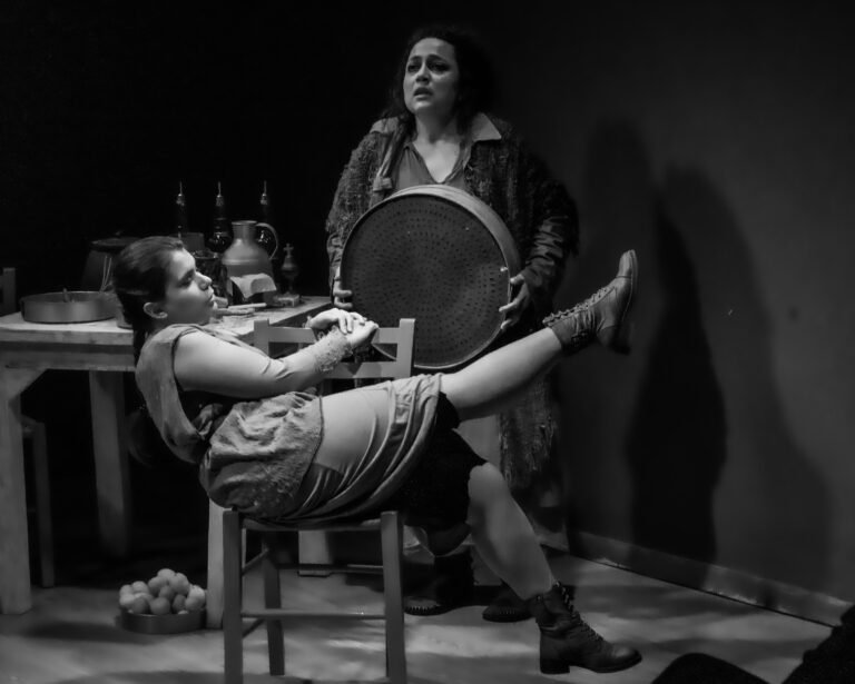 «Άσεμνα παραμύθια» στα Χανιά: Ελευθεροστομίας, Λαϊκές αφηγήσεις από όλο τον κόσμο