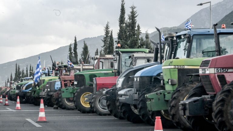 Παραμένουν οι αγρότες των Μαλγάρων στα μπλόκα – Μαρινάκης: «Δεν υπάρχει πλέον καμία δικαιολογία να ξανακλείσουν δρόμοι»
