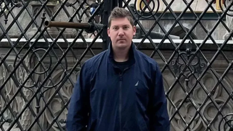 Άφαντος εδώ και ένα μήνα ο 33χρονος γιατρός στην Κρήτη – «Παραμένω στα Χανιά μέχρι να βρω το παιδί μου», λέει η μητέρα του