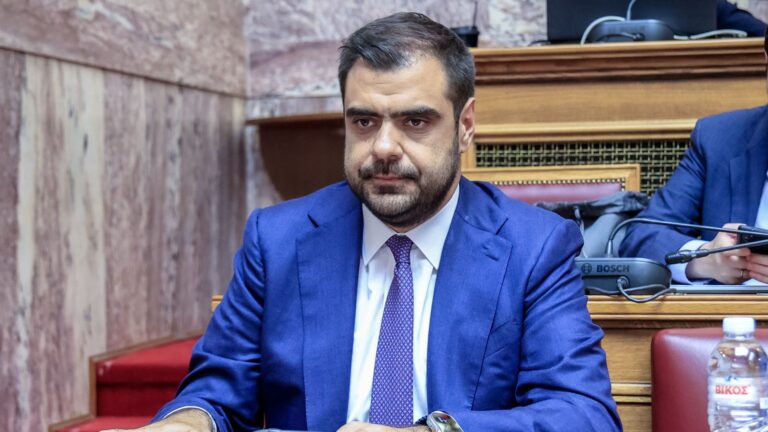 Μαρινάκης για αγρότες: «Αν σκεφτούν να κλείσουν ξανά τους δρόμους θα εφαρμοστεί ο νόμος» – «Τα λεφτόδεντρα ξεράθηκαν»