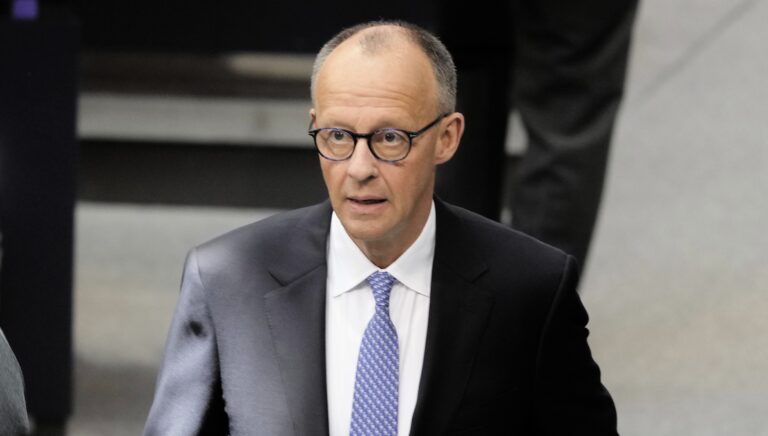 Μερτς: Οι ΗΠΑ αντί να τηρούν το διεθνές δίκαιο, ασκούν πολιτική ισχύος και συμφέροντος