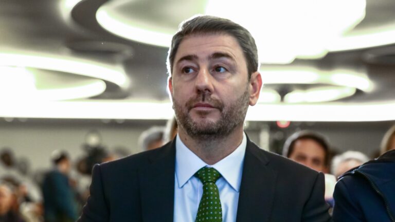 Με τη βούλα η αλλαγή στρατηγικής από τον Ανδρουλάκη: Ανοιχτή η πόρτα σε στελέχη και βουλευτές άλλων κομμάτων