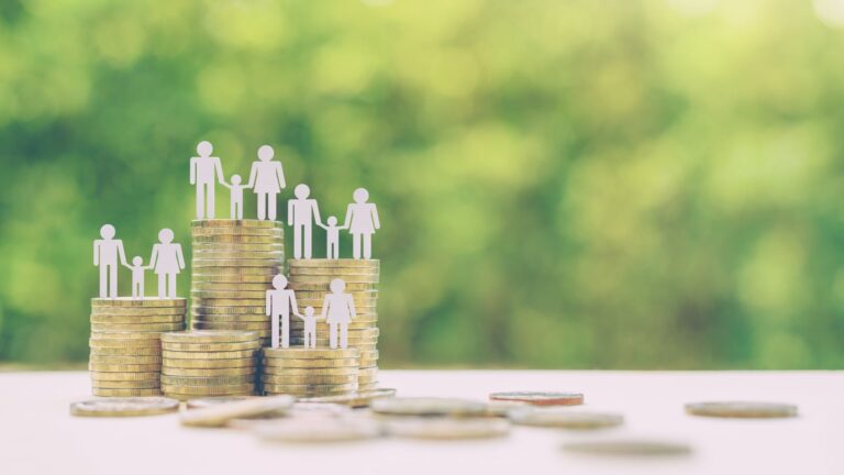 «Άσπρη τρύπα» 1,5 δισ. ευρώ φέρνει νέες φοροελαφρύνσεις