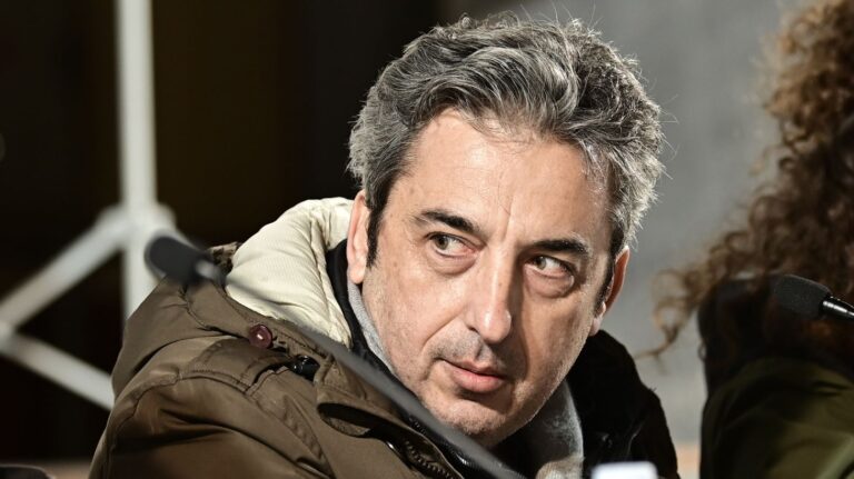 Ασλανίδης για δίκη Τεμπών: Τόση αστυνομία είχαμε να δούμε από τη δίκη της 17Ν