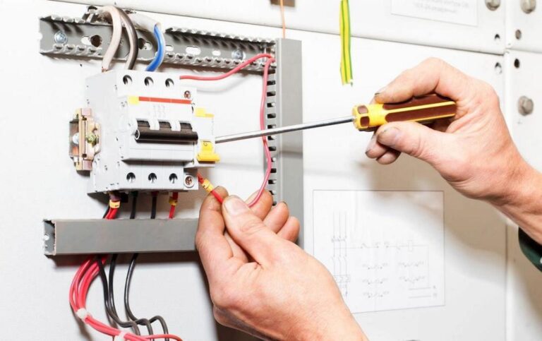 Ηράκλειο: Τους λένε ότι κλέβουν ρεύμα – Οργή από τις “μαϊμού” ρευματοκλοπές