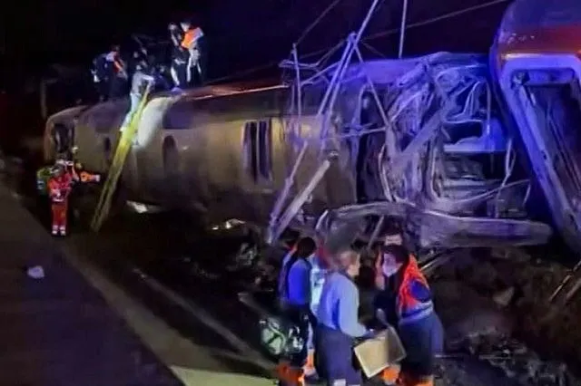 Ισπανία: “Ήταν σαν σεισμός-Βγήκα και είδα νεκρό” – Σοκάρουν οι μαρτυρίες επιβατών των τρένων