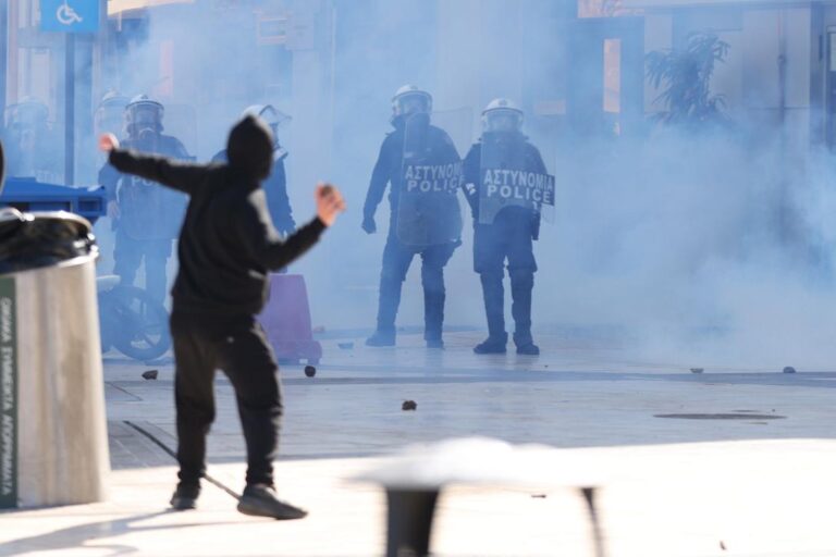 Ηράκλειο: Επεισόδια στο κέντρο μετά την πορεία για τα Τέμπη
