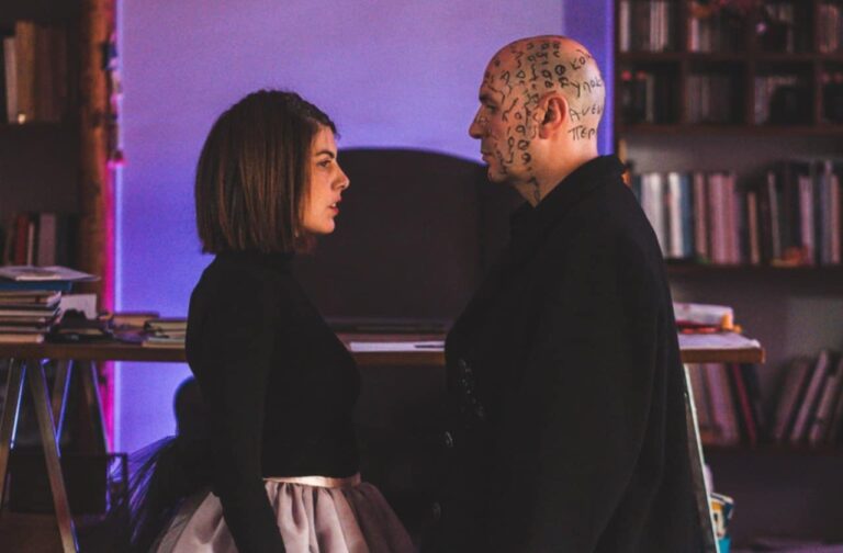 “Το είδωλο του Αντονέν Αρτώ” από την ομάδα “Ανάμεσα στο Φως και τη Σκιά”