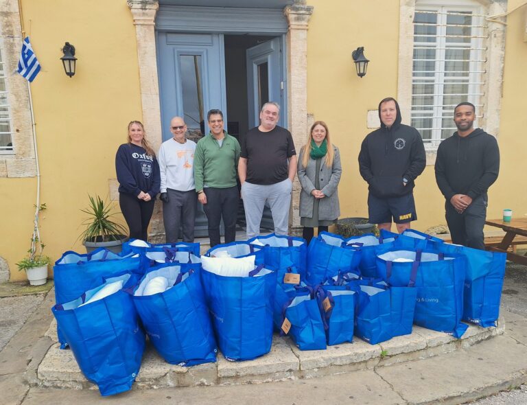 Βάσεις Σούδας: “Ήπια Ισχύς και Δημόσια Διπλωματία” με “εθελοντική” προσφορά παπλωμάτων για το Παράρτημα Προστασίας Παιδιού Χανίων
