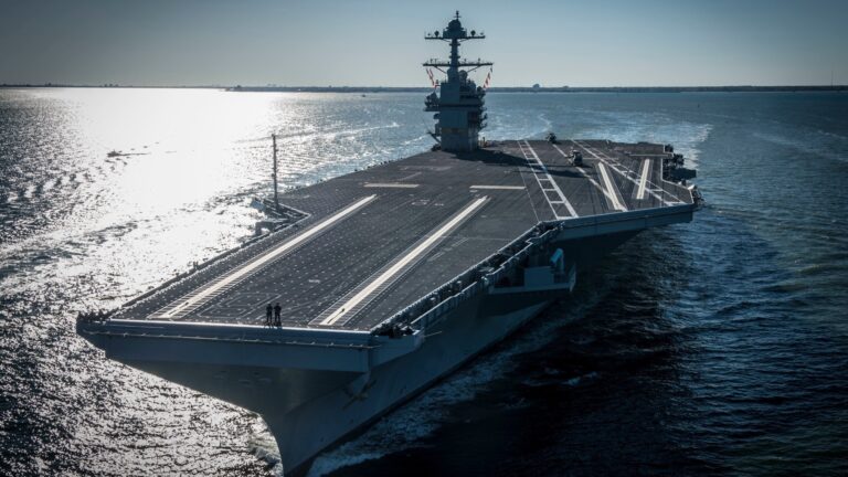 USS Gerald R. Ford: Πόσο γρήγορα θα μπορούσε να φτάσει στον Περσικό από τη Σούδα το θηριώδες αεροπλανοφόρο;