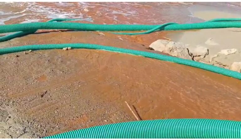 Σταυρός Χανίων: Εντάσεις και καταγγελίες για περιβαλλοντικές παραβάσεις στο αντλιοστάσιο της Παχιάς Άμμου