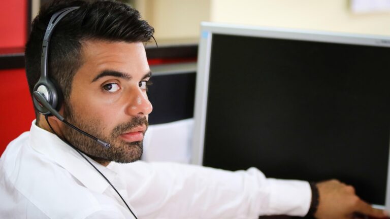 Εφετείο Πειραιά: Eπιδίκασε αποζημίωση 50.000 ευρώ για ενοχλητικές τηλεφωνικές πωλήσεις