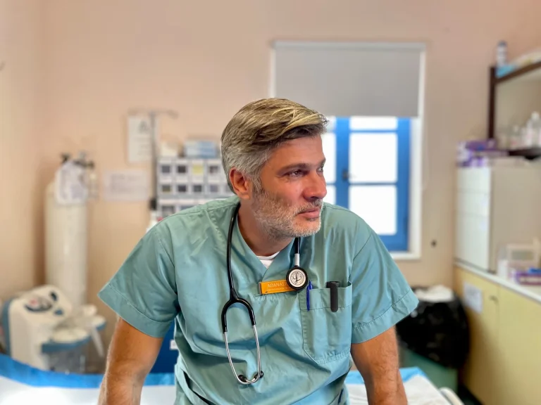 Ο γιατρός της Σερίφου που έδωσε τα πάντα, μέχρι που δεν άντεξε άλλο