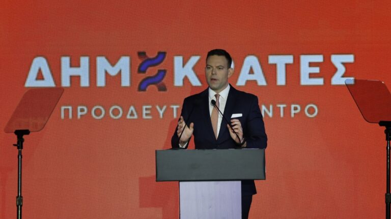 Δημοκράτες – Προοδευτικό Κέντρο: Εκατοντάδες αποχωρήσεις μελών με σφοδρά πυρά κατά Κασσελάκη