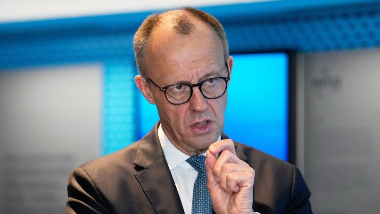 “Πρότυπο” για τον Μερτς η Ελλάδα που τριαντάρηδες ζουν με τους γονείς τους – “Μην είστε τεμπέληδες”, είπε στους Γερμανούς