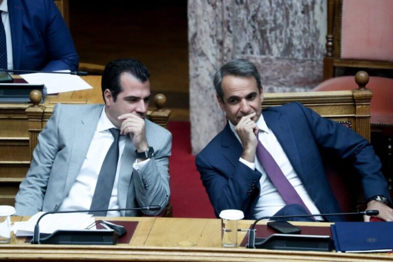 Το δόγμα Μητσοτάκη-Πλεύρη – Μετανάστες υπό ομηρία, ΜΚΟ στο στόχαστρο