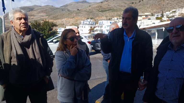 Αυτοψία Διευθύνοντος Συμβούλου και τεχνικού Κλιμακίου του Ο.Α.Κ. στο υπό κατασκευή έργο στο λιμένα της Χώρας Σφακίων