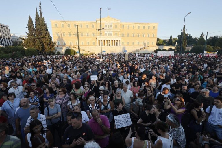 Τέμπη: Τρία χρόνια από τη σιδηροδρομική τραγωδία -Το κάλεσμα για μαζικές συγκεντρώσεις στις 28/2