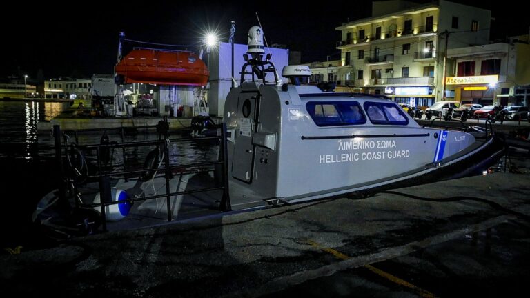 Ερωτηματικά εγείρει το Reuters για την τραγωδία στη Χίο – Τα θύματα πέθαναν από τραύματα στο κεφάλι, όχι από πνιγμό