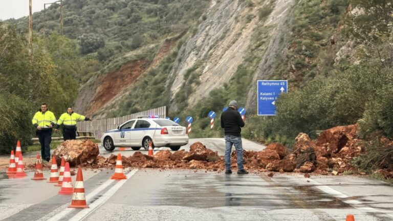 Χανιά: Συναγερμός στον ΒΟΑΚ από σοβαρή κατολίσθηση στα Μεγάλα Χωράφια – Δυσχέρεια στην κυκλοφορία