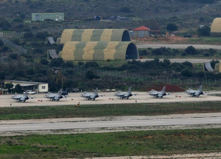 Στρατιωτικές βάσεις: Ορατές στο Google maps οι εγκαταστάσεις σε Ακρωτήρι και Σούδα