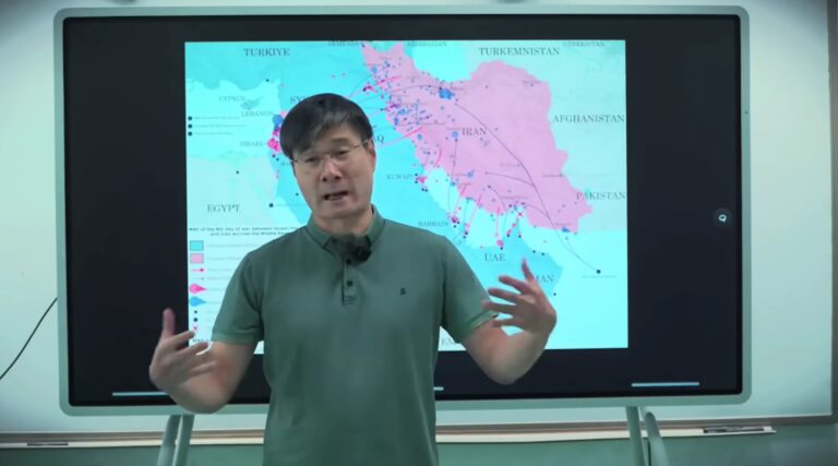 Καθηγητής Τζιάνγκ Σουεκίν: «Η δολοφονία Λαριτζανί εξασφάλισε ότι δεν θα υπάρξει καμία έξοδος — Αυτός ο πόλεμος θα πολεμηθεί μέχρι το πικρό τέλος»