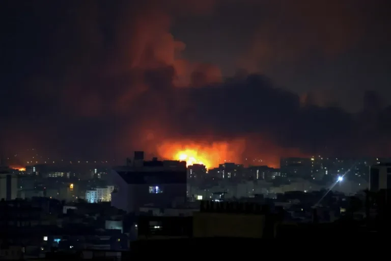 Οι ιρανικές αρχές προειδοποιούν για «πέμπτη φάλαγγα», καθώς δεν υπάρχουν ενδείξεις ύφεσης του πολέμου