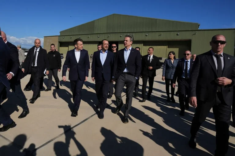 Μακρόν – Μητσοτάκης: “Η Κύπρος δεν είναι μόνη της”