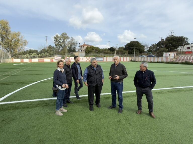 Αυτοψία Καλογερή στα γήπεδα Βάμου και Πλατάνου: Έργα 665.000 ευρώ για νέους χλοοτάπητες και ηλεκτροφωτισμό