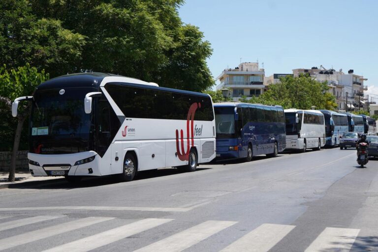 Κρήτη – Ιδιοκτήτες τουριστικών λεωφορείων: Οι τιμές των καυσίμων απειλούν την βιωσιμότητα του κλάδου