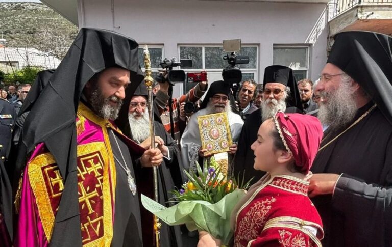 Έβαλαν στο ριζίτικο λύρες και λαούτα!: Διαμαρτυρία της Ομοσπονδίας Ριζίτικου για την τελετή ενθρόνισης του Μητροπολίτη Σφακίων στο Σπήλι