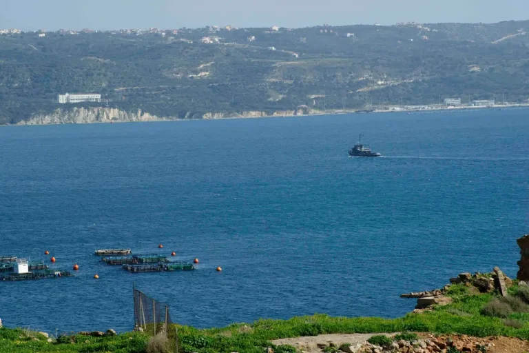 Σε αυτό το βαν έμενε ο Πολωνός που κατηγορείται για κατασκοπεία στη Σούδα