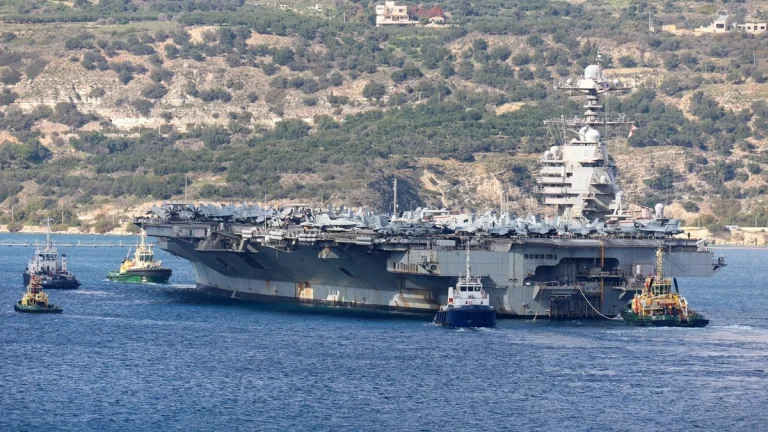Γιατί σπεύδουν στο «Gerald R. Ford» στη Σούδα 8 αμερικανοί ντετέκτιβ;