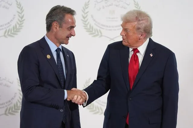 Τραμπ, ο ασεβής: Όταν η Ελλάδα απαιτεί την τήρηση του Διεθνούς Δικαίου με συμμάχους τις χώρες που δεν το σέβονται