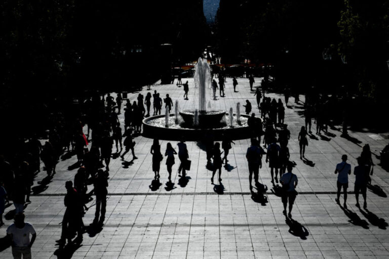 Eurostat: Η Ελλάδα οπισθοδρομεί πληθυσμιακά στη δεκαετία του 1940 – Βαθιά δημογραφική κρίση σε όλη την Ευρώπη