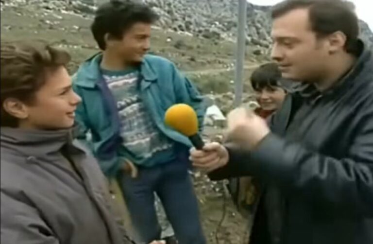 “Είμαστε δυνατοί άνθρωποι. Εμείς είμαστε ψυχώμενοι, δεν είμαστε χασίκλες”: Όταν ο Χρήστος Φερεντίνος με το “Ακούνα Ματάτα” επισκέφθηκε τα Ζωνιανά | Βίντεο