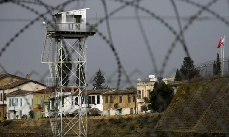 Κύπρος: Ένταση στη Νεκρή Ζώνη ανάμεσα σε δυνάμεις του ΟΗΕ και την τουρκική πλευρά – Στάλθηκαν 15 τανκς