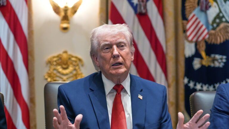 Ο Τραμπ άλλαξε πάλι την διορία στο Ιράν ως τα ξημερώματα της Τετάρτης – «Είσαι σε απόγνωση» του απάντησε η Τεχεράνη