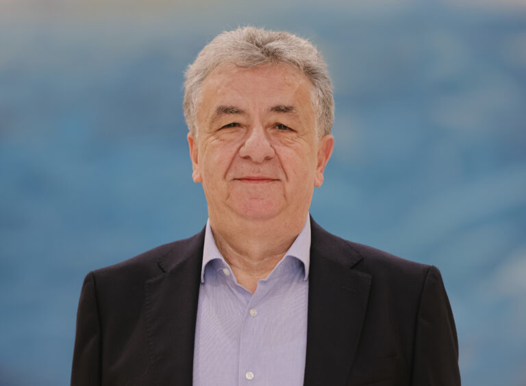 Ευχές Περιφερειάρχη Κρήτης για το Πάσχα: “Να σωπάσουν τα όπλα και να επικρατήσει η Ειρήνη”