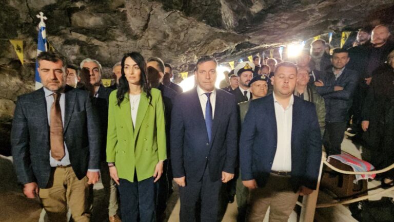 Με λαμπρότητα τιμήθηκε η 203η επέτειος της Εξόδου στο Σπήλαιο Μιλάτου