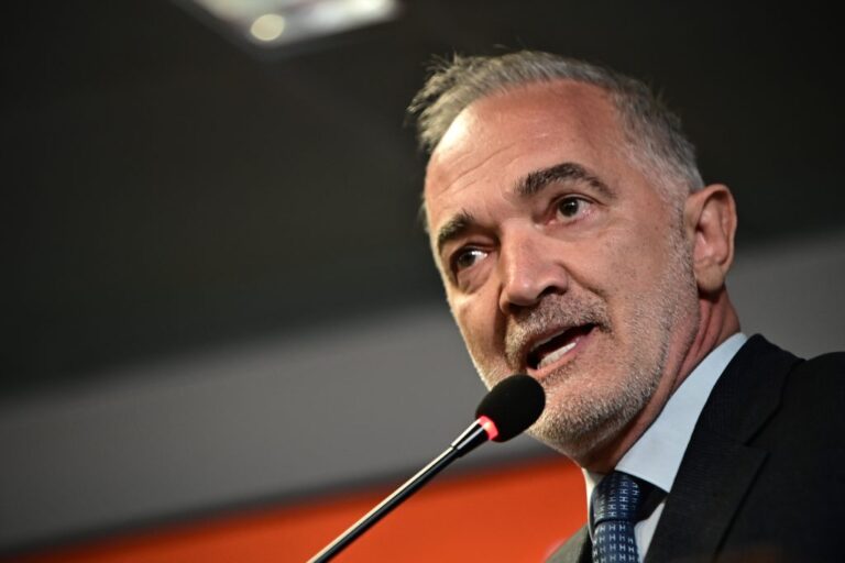 Οι βόμβες Σαλμά για Novartis – Γεωργιάδη, νέος πονοκέφαλος για Μητσοτάκη